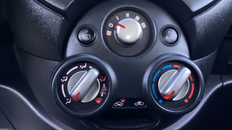 Nissan March 2019