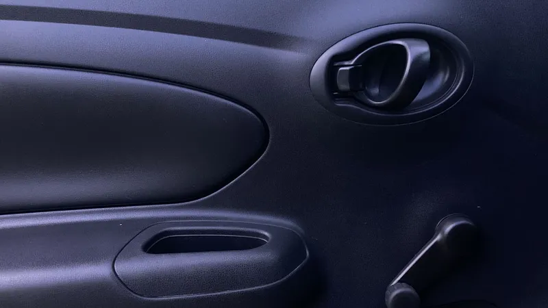 Nissan V-drive 2020