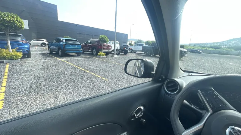 Nissan March 2021