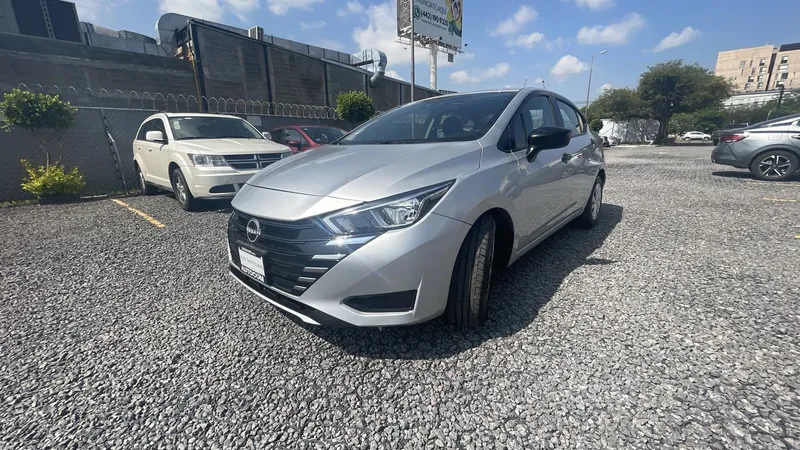 Nissan Versa 2024