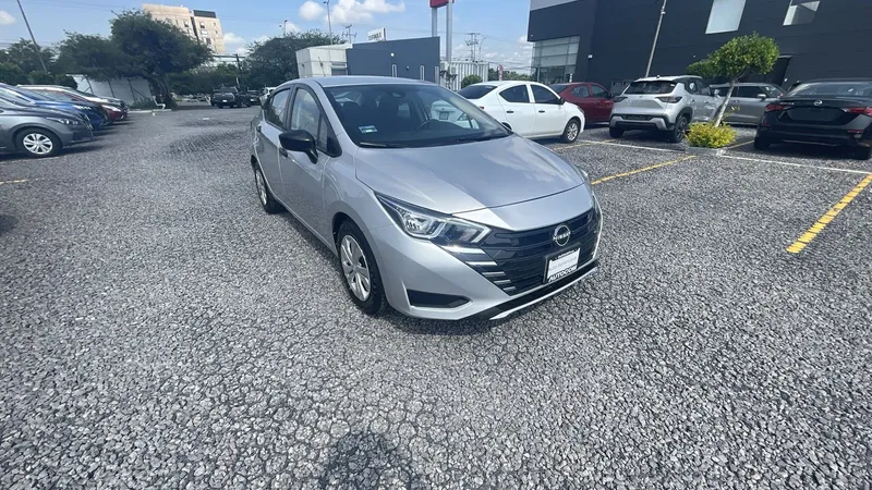 Nissan Versa 2024
