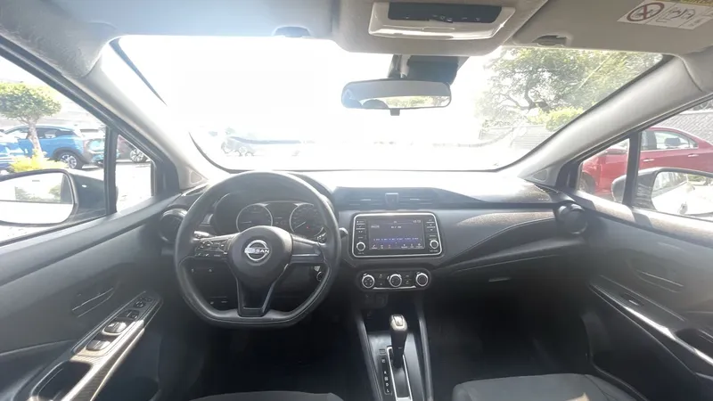 Nissan Versa 2024