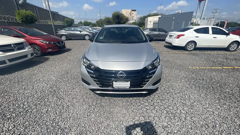 Nissan Versa 2024