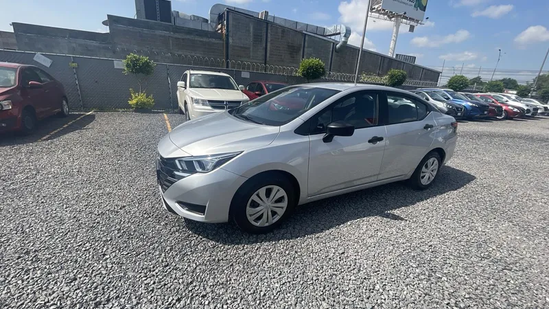 Nissan Versa 2024
