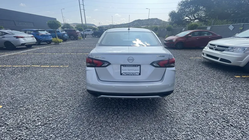 Nissan Versa 2024