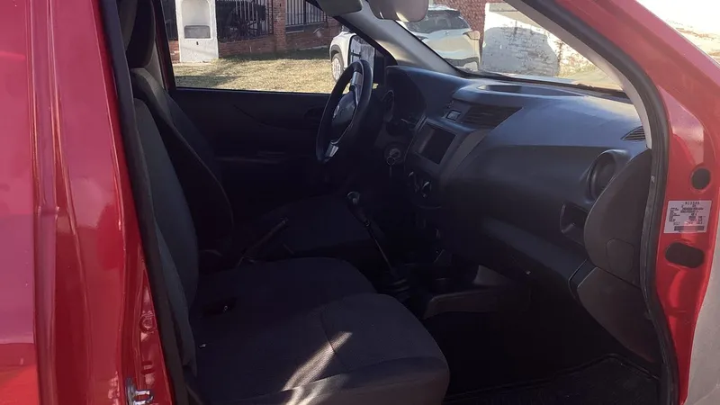 Nissan Np300 2019