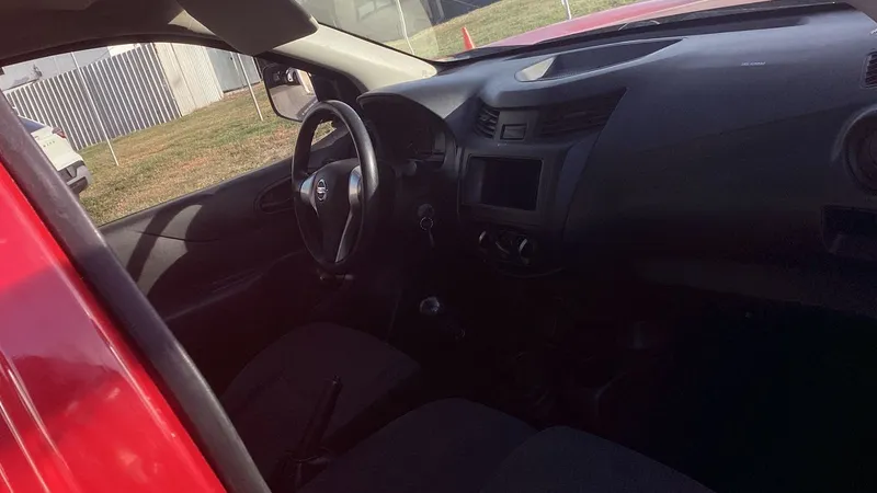 Nissan Np300 2019