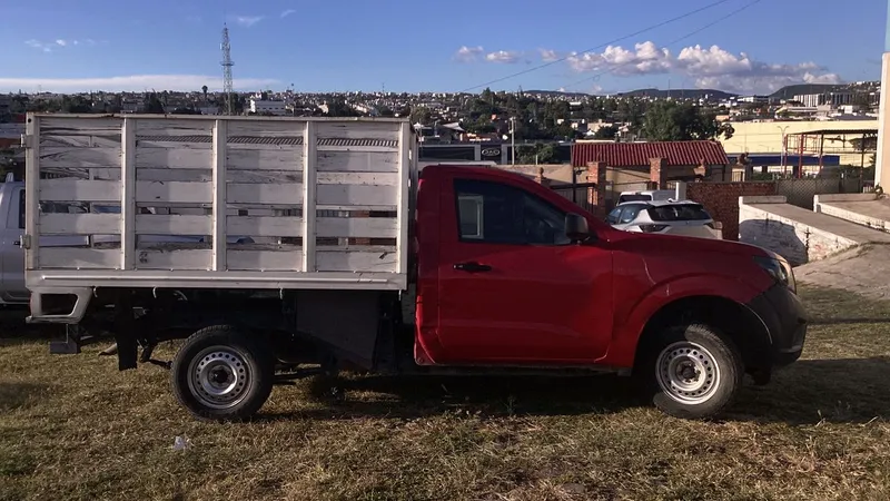 Nissan Np300 2019