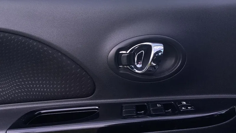 Nissan March 2022
