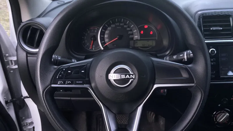 Nissan March 2022