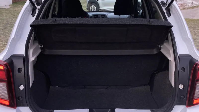 Nissan March 2022