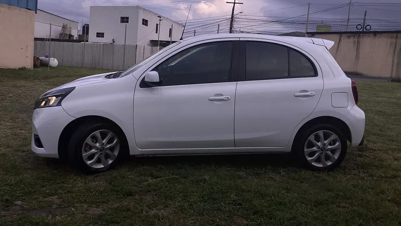 Nissan March 2022