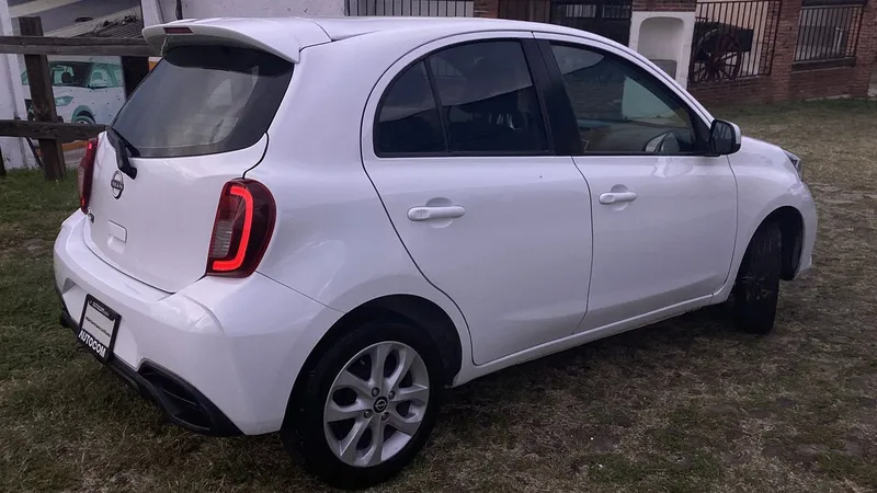Nissan March 2022
