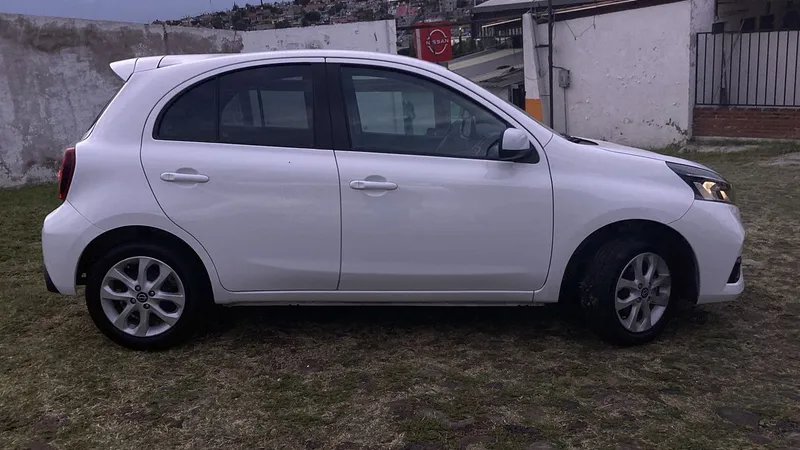 Nissan March 2022