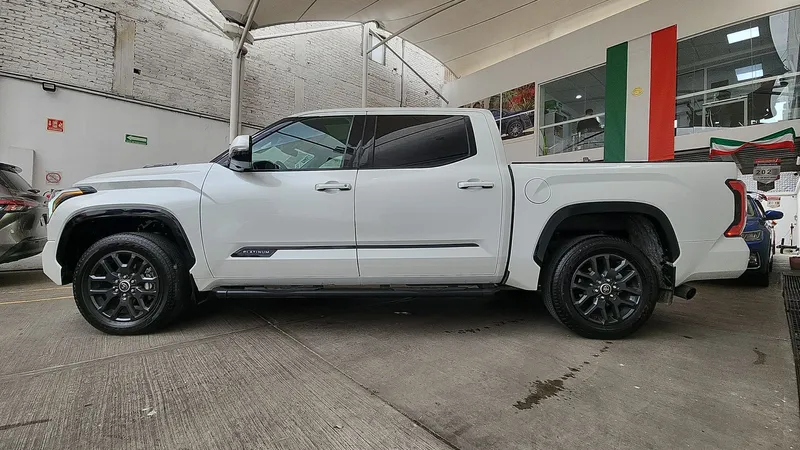 Toyota Tundra 2023