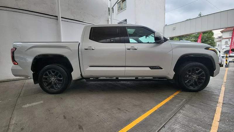Toyota Tundra 2023