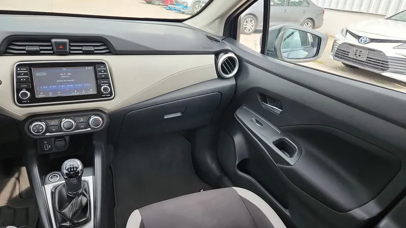 Nissan Versa 2021