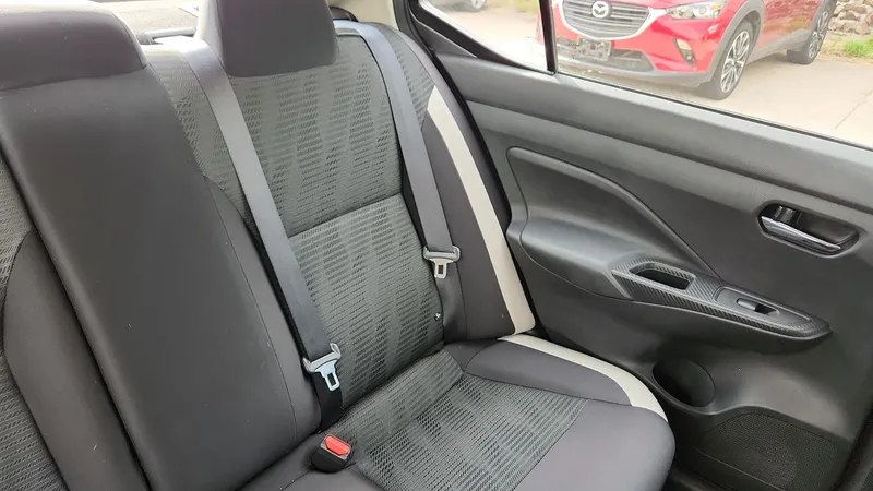 Nissan Versa 2021