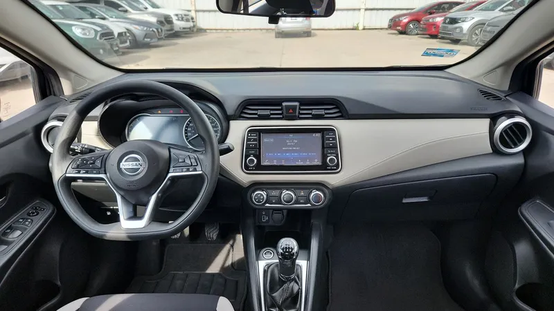 Nissan Versa 2021