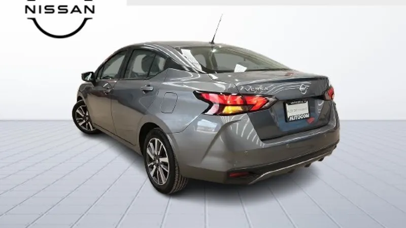 Nissan Versa 2021
