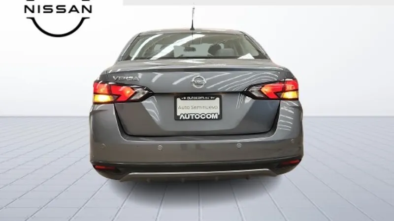 Nissan Versa 2021