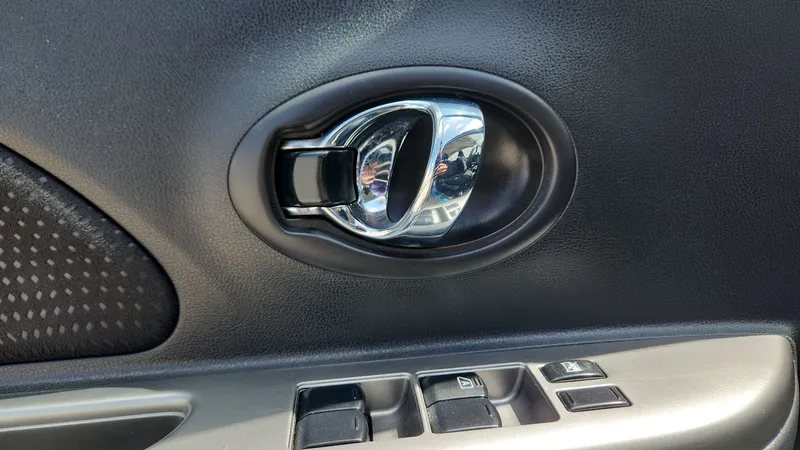 Nissan March 2020