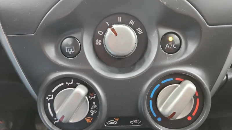Nissan March 2020
