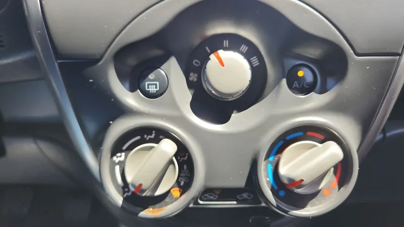 Nissan March 2020