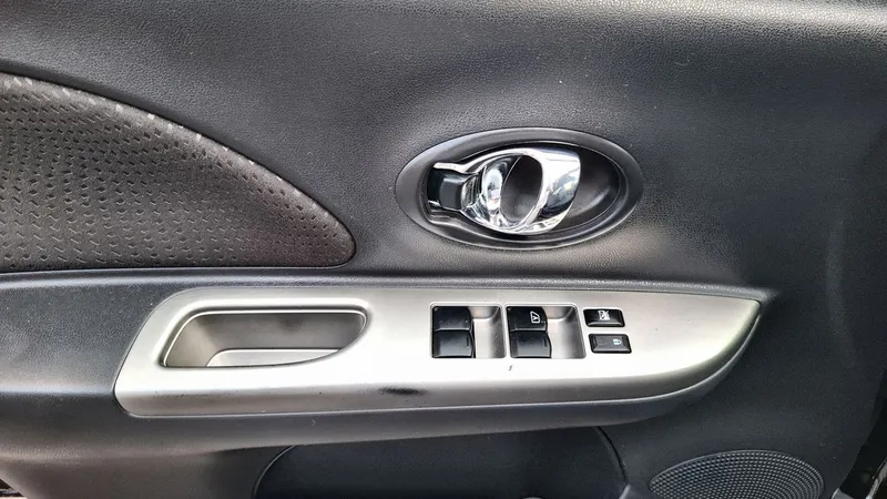 Nissan March 2020