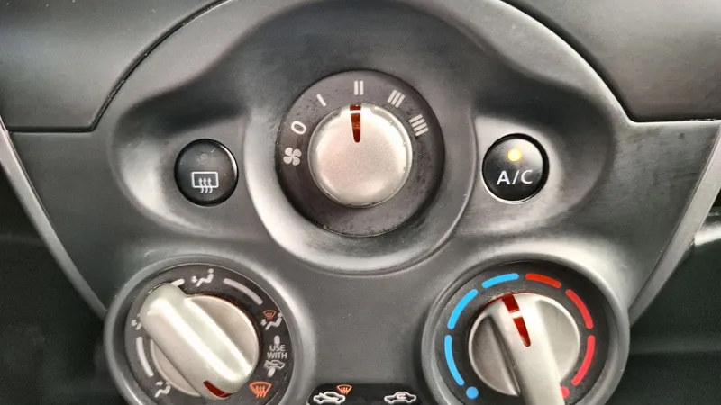 Nissan March 2020