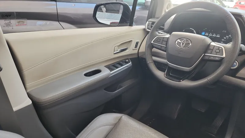 Toyota Sienna 2023