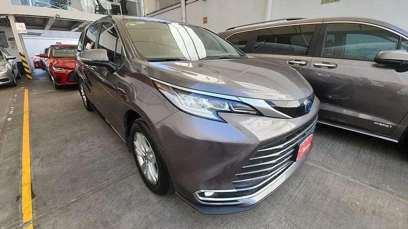 Toyota Sienna 2023