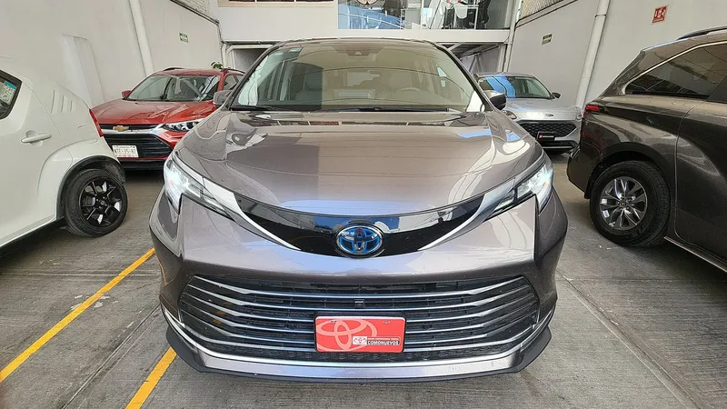 Toyota Sienna 2023