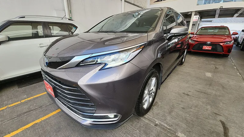 Toyota Sienna 2023