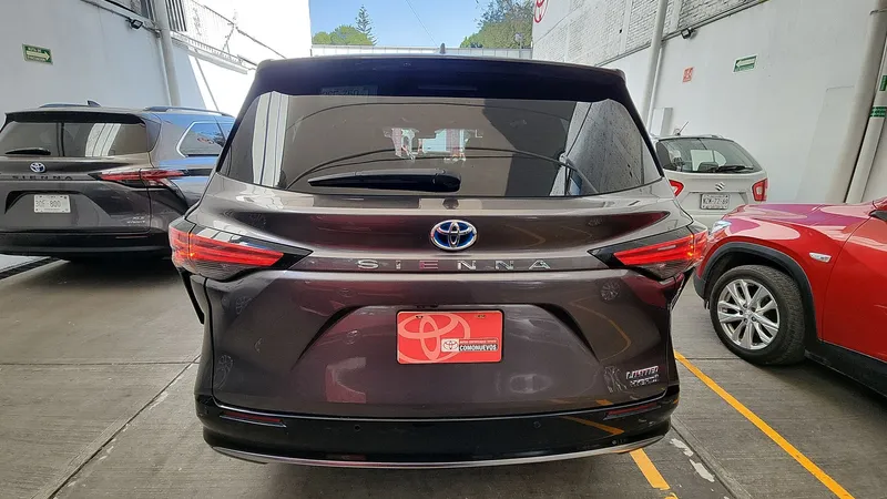 Toyota Sienna 2023