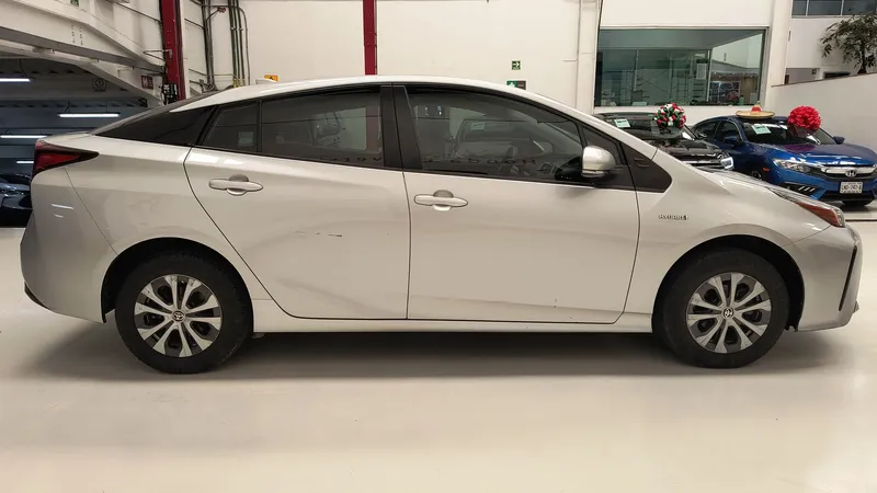 Toyota Prius Base 2021