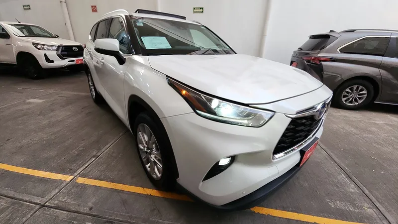 Toyota Highlander 2023