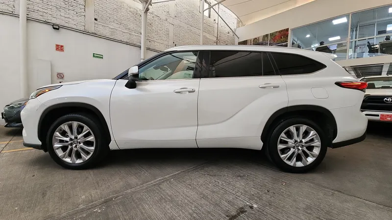 Toyota Highlander 2023