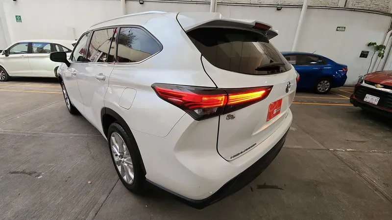 Toyota Highlander 2023