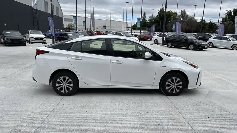Toyota Prius 2021