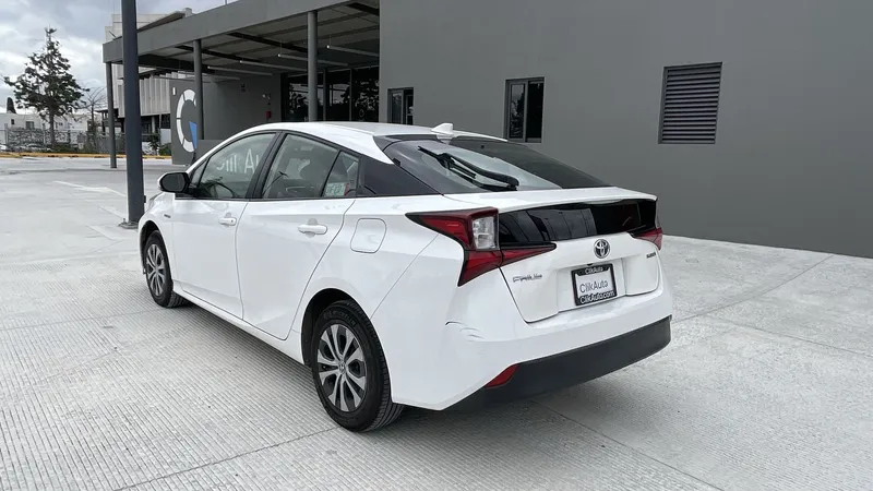Toyota Prius 2021