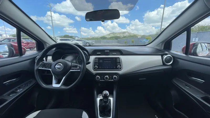 Nissan Versa 2020
