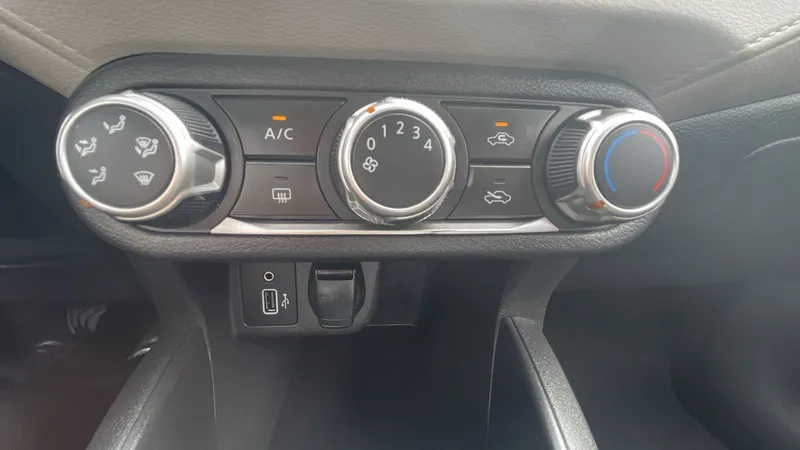 Nissan Versa 2020