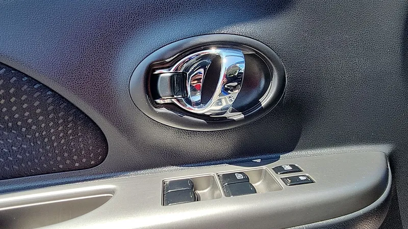Nissan March 2020