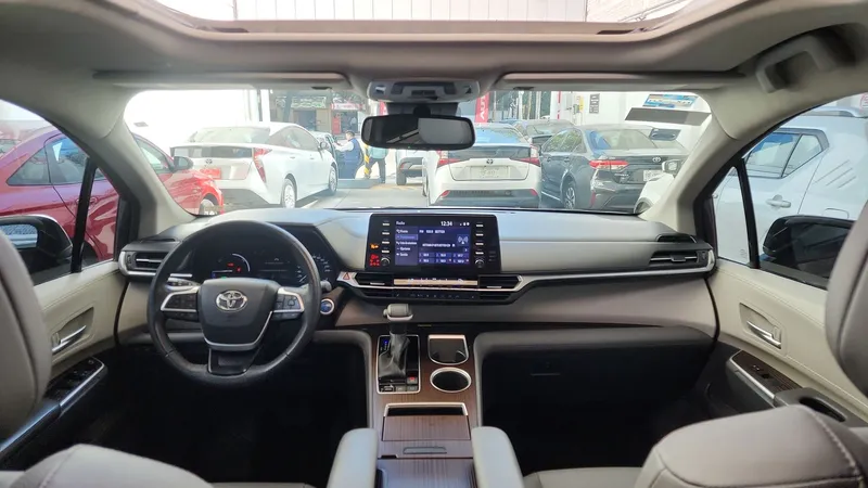 Toyota Sienna 2023