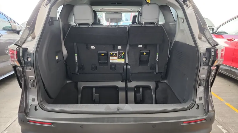 Toyota Sienna 2023