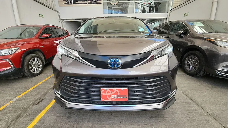 Toyota Sienna 2023