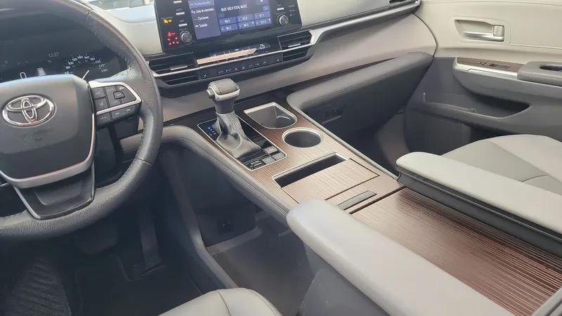 Toyota Sienna 2023