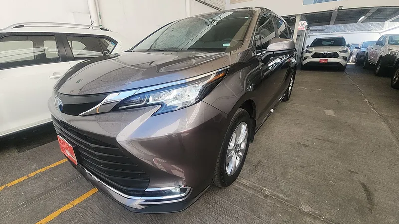Toyota Sienna 2023