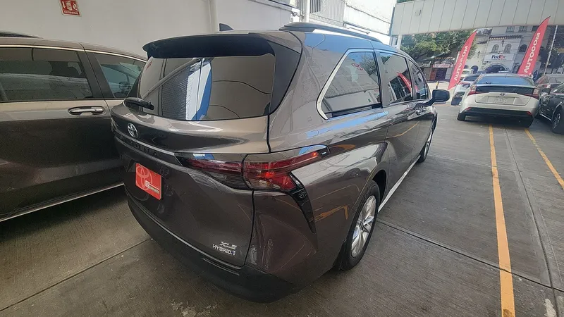 Toyota Sienna 2023